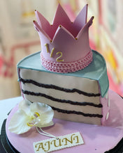 Load image into Gallery viewer, Princess Crown 1/2 Cake