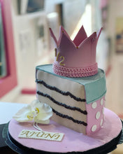 Load image into Gallery viewer, Princess Crown 1/2 Cake