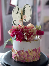 Load image into Gallery viewer, Flower Gift Cake