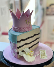 Load image into Gallery viewer, Princess Crown 1/2 Cake
