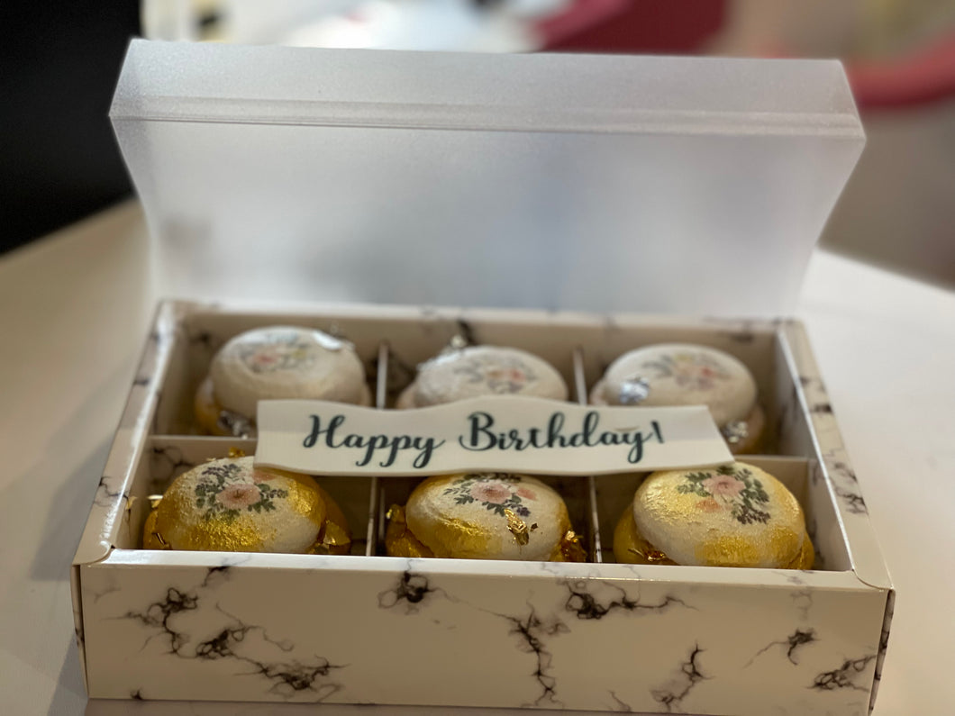 Cupcakes Printed Macaroons Gift Box